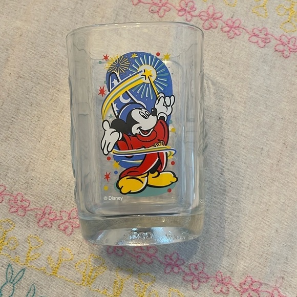 Vintage McDonald’s Walt Disney World Epcot collectible glass - Picture 1 of 6